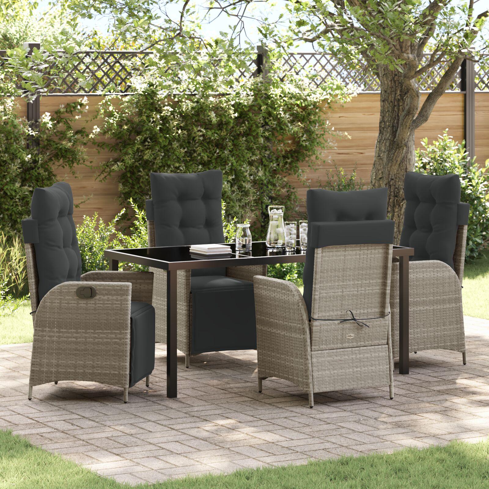 5-delt havemøbelsæt i lysegrå poly rattan