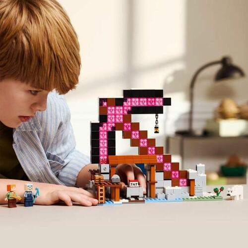 Lego Minecraft 21277 - The Pickaxe Hive byggesæt (multifarvet)