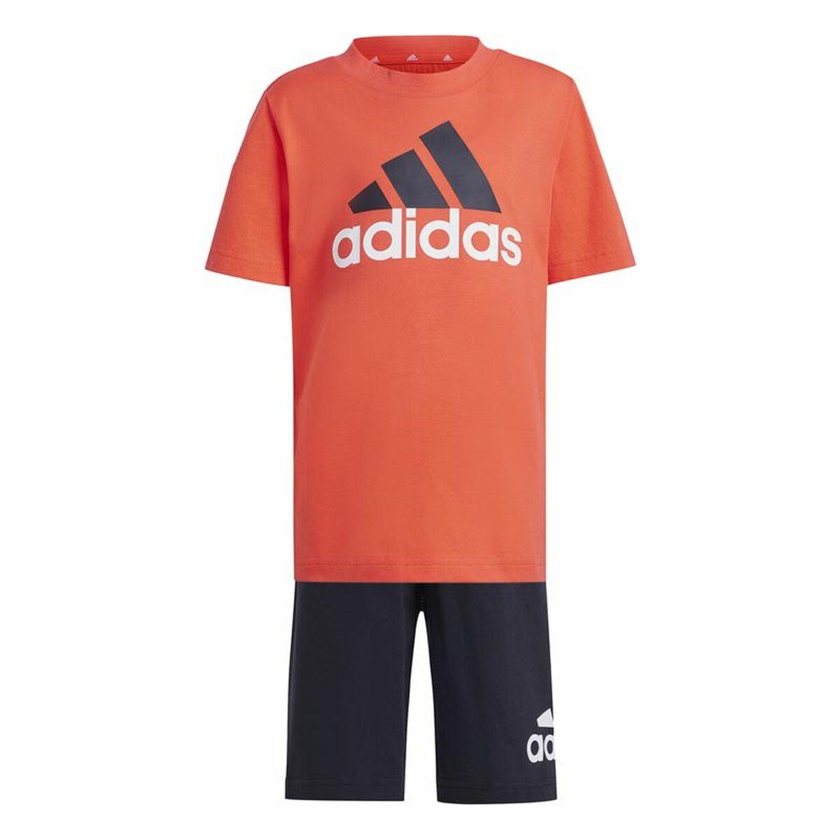 Adidas Essentials sportssæt til drenge - sort/orange (5-6 år)