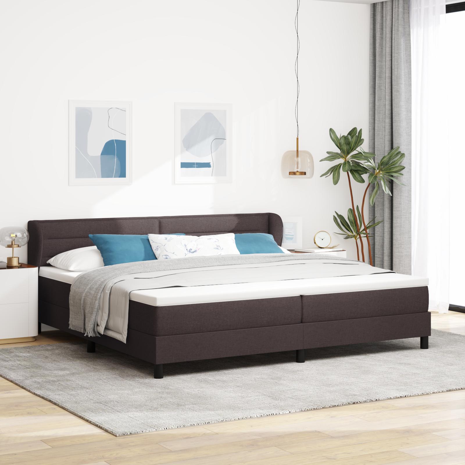 Kontinentalseng med madras Mørk Brun 200 x 200 cm Stof billede