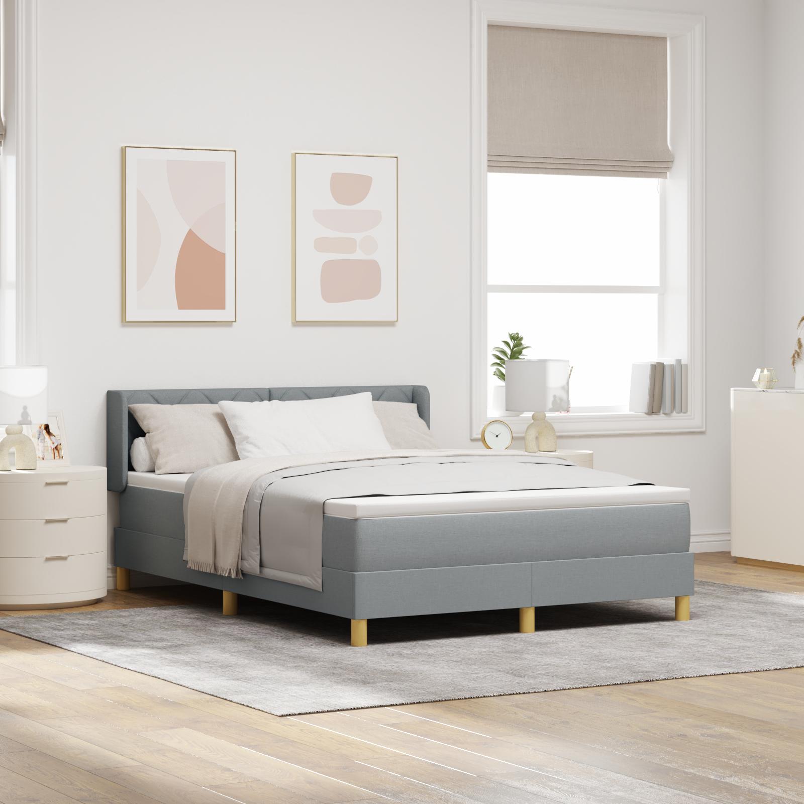 Box Spring Seng med Madras Lysegrå 140x200 cm Stof&& Sengegavl Diamantblok Design Lysegrå 140 cm Stof