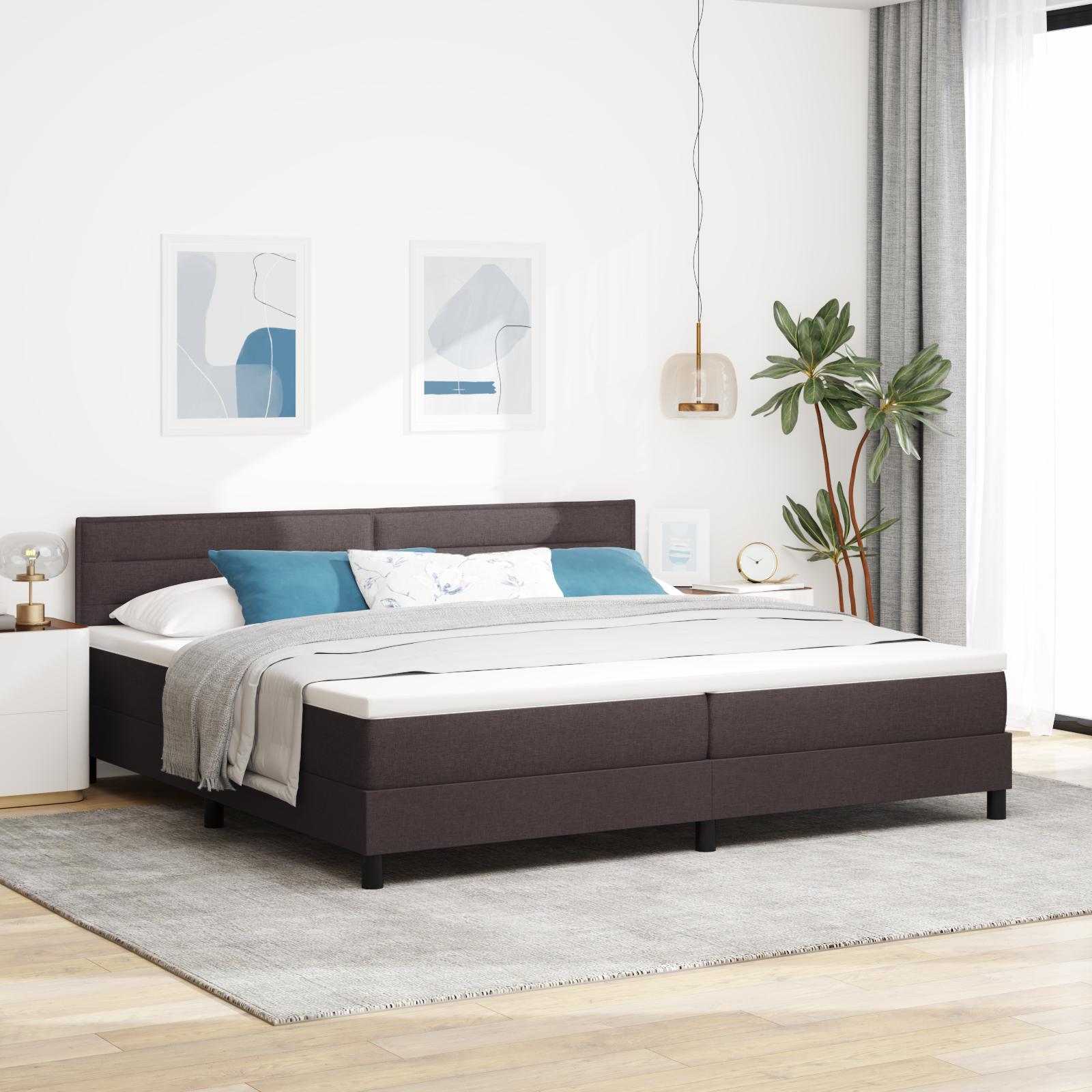 Kontinentalseng med madras med LED Mørk Brun 200 x 200 cm Stof billede