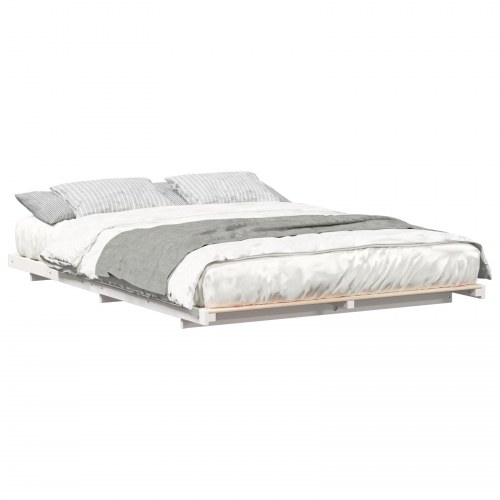 Sengestel i hvidt massivt fyrretræ 160 × 200 cm - lav platform