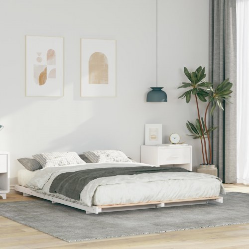 Sengestel i massivt fyrretræ 140 x 200 cm - hvid