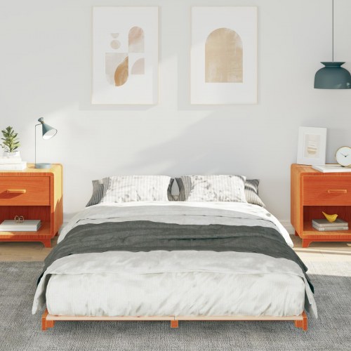Sengestel platform 140 x 190 cm - voks brun, massiv fyrretræ