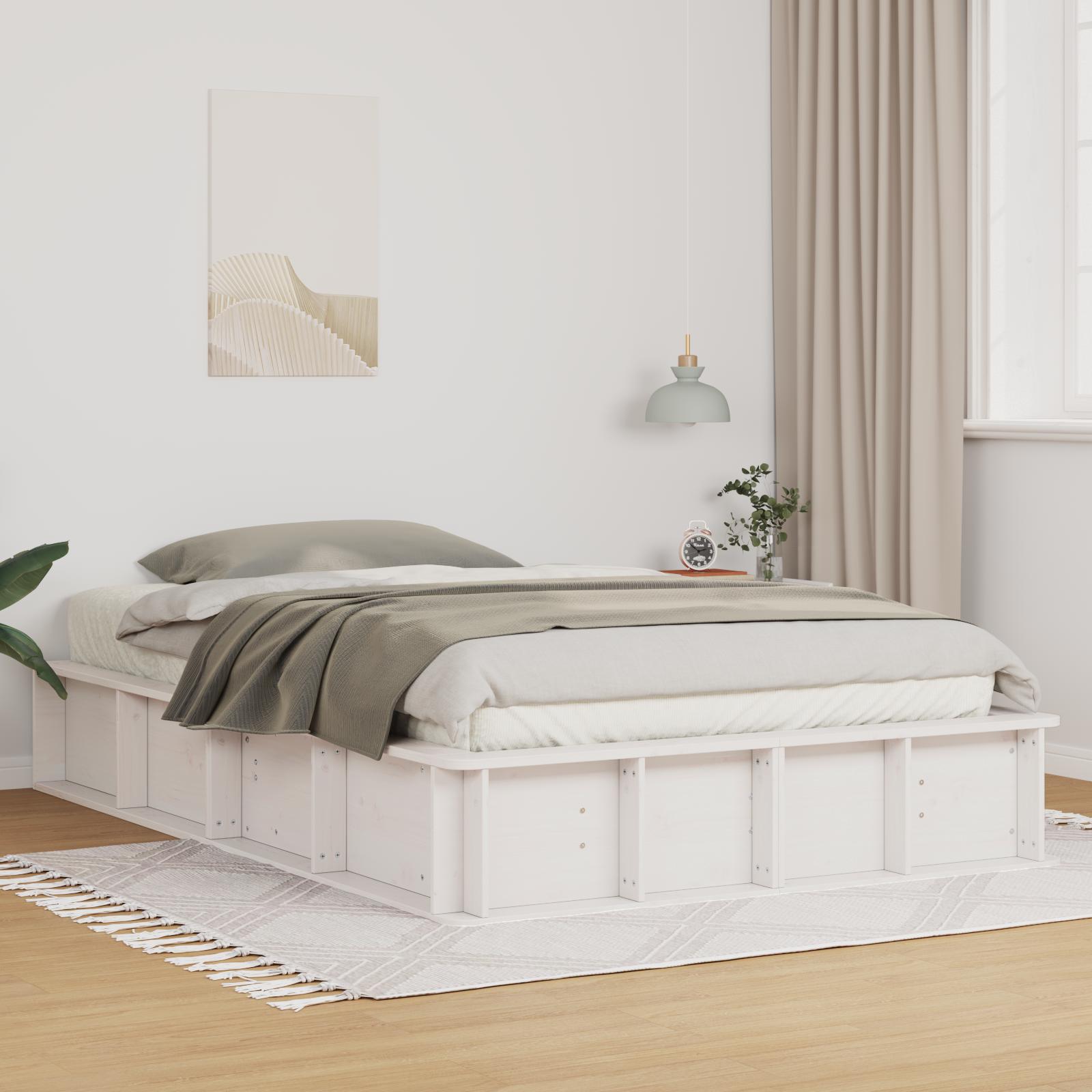 Sengestel i hvidt massivt fyrretræ - 135 x 190 cm platform seng