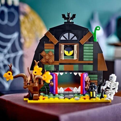 LEGO 40721 Halloween Barn - konstruktionssæt, 205 dele