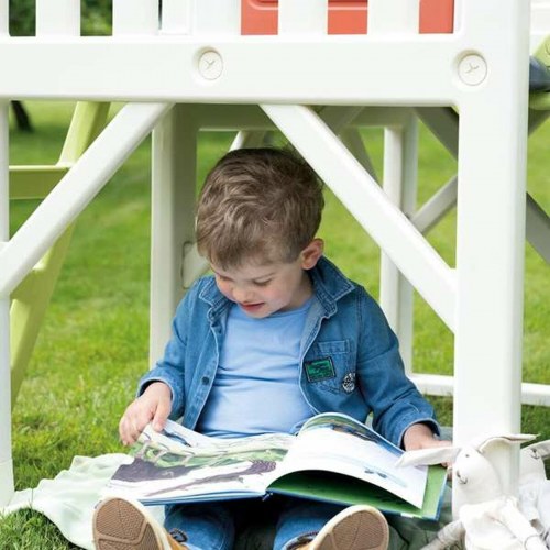 Smoby legehus på stolper med rutsjebane - udendørs legehus til børn 2+