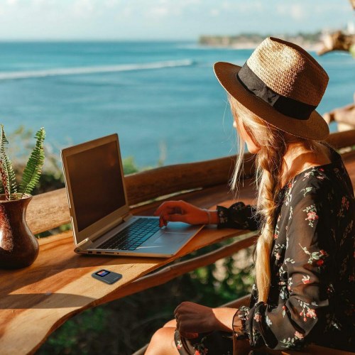 Mobilt WiFi hotspot STRONG 4GMIFI150D - sort