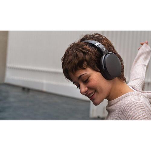 Trådløse høretelefoner Sennheiser HD 450BT – sort