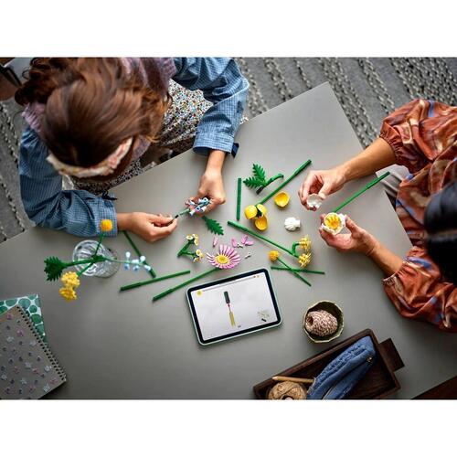 LEGO bygge­sæt - Botanicals Petite Sunny Bouquet (9+)