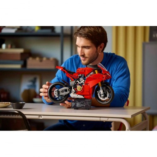LEGO Technic Ducati Panigale V4 S - byggesæt 1603 dele (42202)