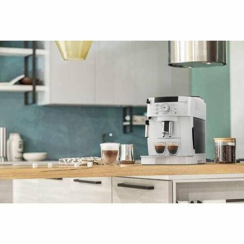 Kaffemaskine fuldautomatisk DeLonghi Magnifica S, 1450 W, hvid