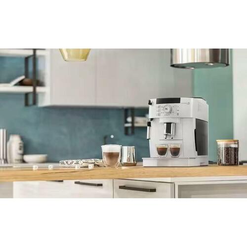 Kaffemaskine fuldautomatisk DeLonghi Magnifica S, 1450 W, hvid