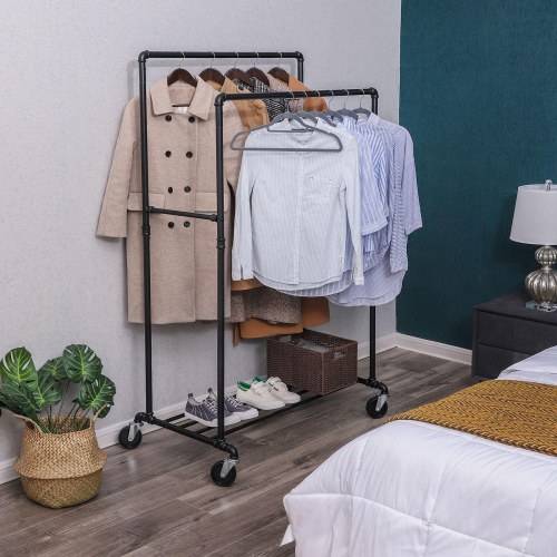 Tøjstativ på hjul industrielt rørdesign, dobbelt bøjlestang, metal med hylde, 110 kg, sort