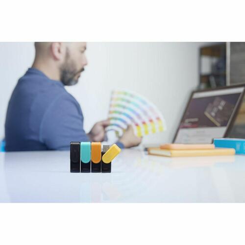USB-flashdrev Kingston DTXS 128 GB (USB 3.2) - sort/turkis