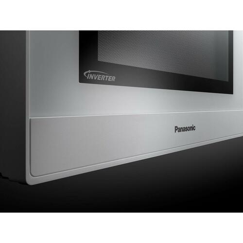 Mikroovn Panasonic NN-GT45KW hvid - 31 l med grill (1000 W) (OUTLET B)