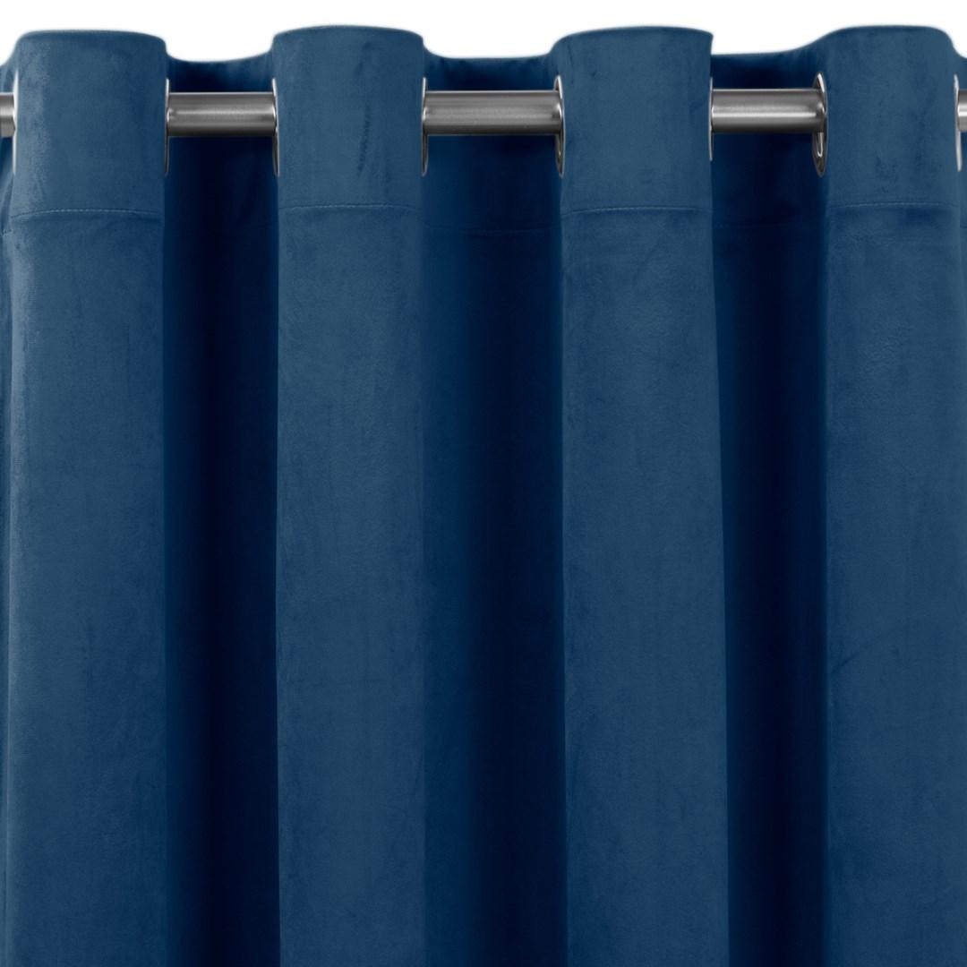 Mørklægningsgardin VILA - indigo fløjl 135×270 cm med sølvfarvede øskner | HOMEDE