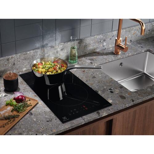 Induktionskogeplade 30 cm – Electrolux LIT30230C, sort, 2 zoner