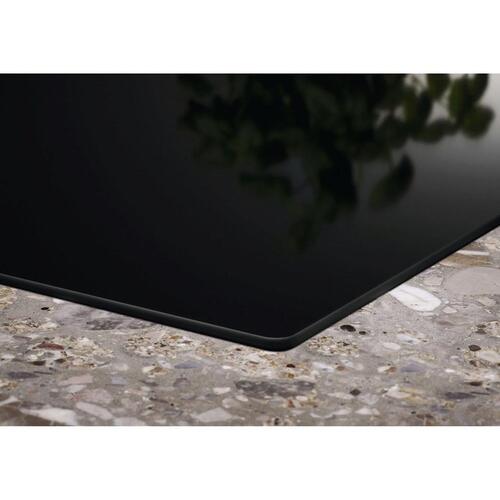 Induktionskogeplade 30 cm – Electrolux LIT30230C, sort, 2 zoner
