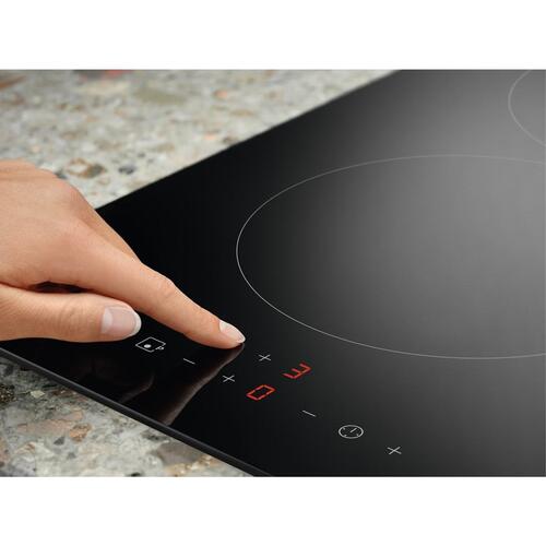 Induktionskogeplade 30 cm – Electrolux LIT30230C, sort, 2 zoner