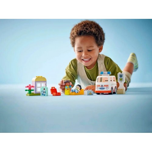 LEGO DUPLO ambulance med chauffør (10447) – byggesæt til 2+