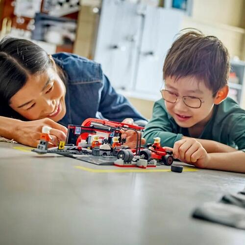 LEGO City F1 pitstop og pitcrew med Ferrari-bil (60443)