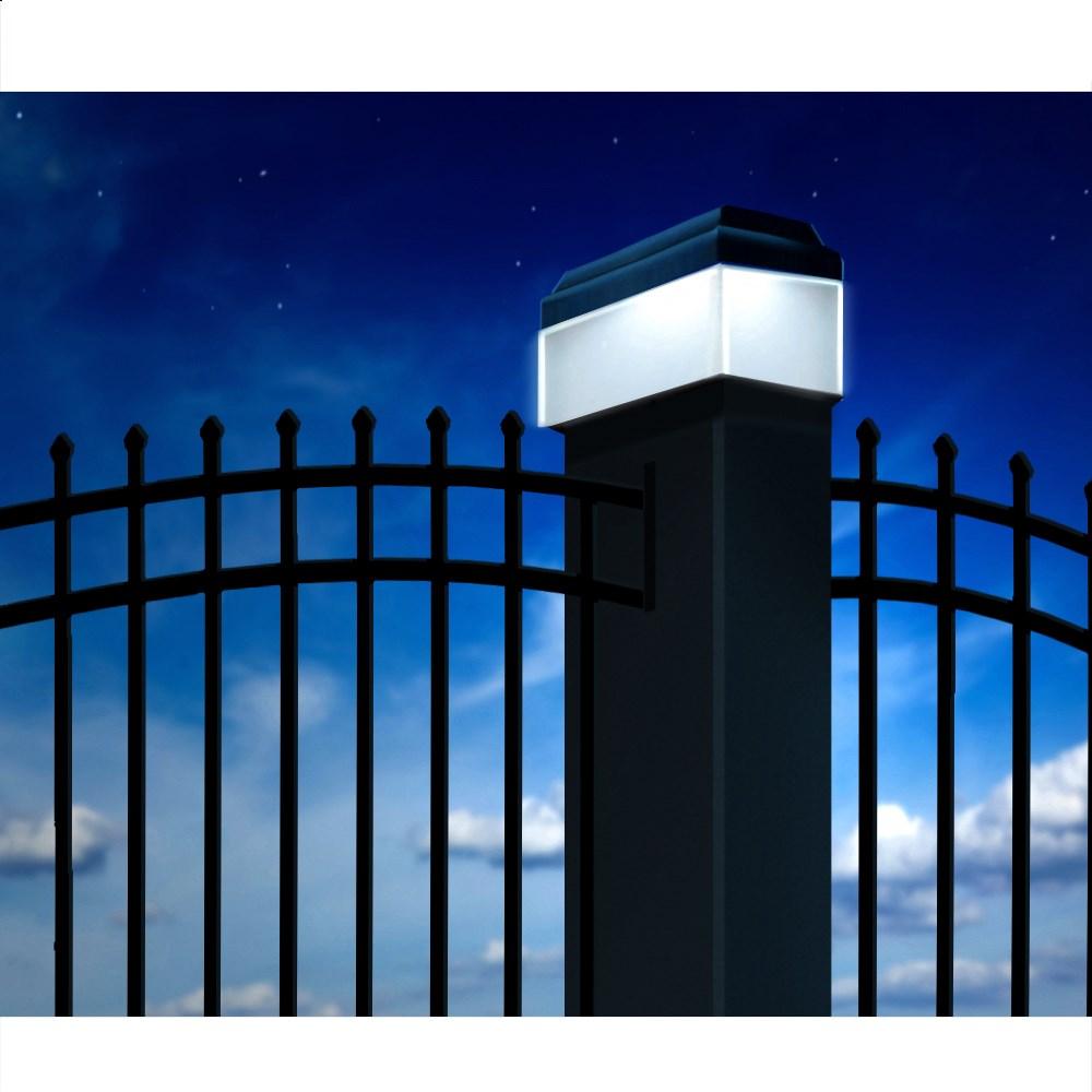 Solcellelampe til hegnspæl 100×100 med skumringssensor – GreenBlue