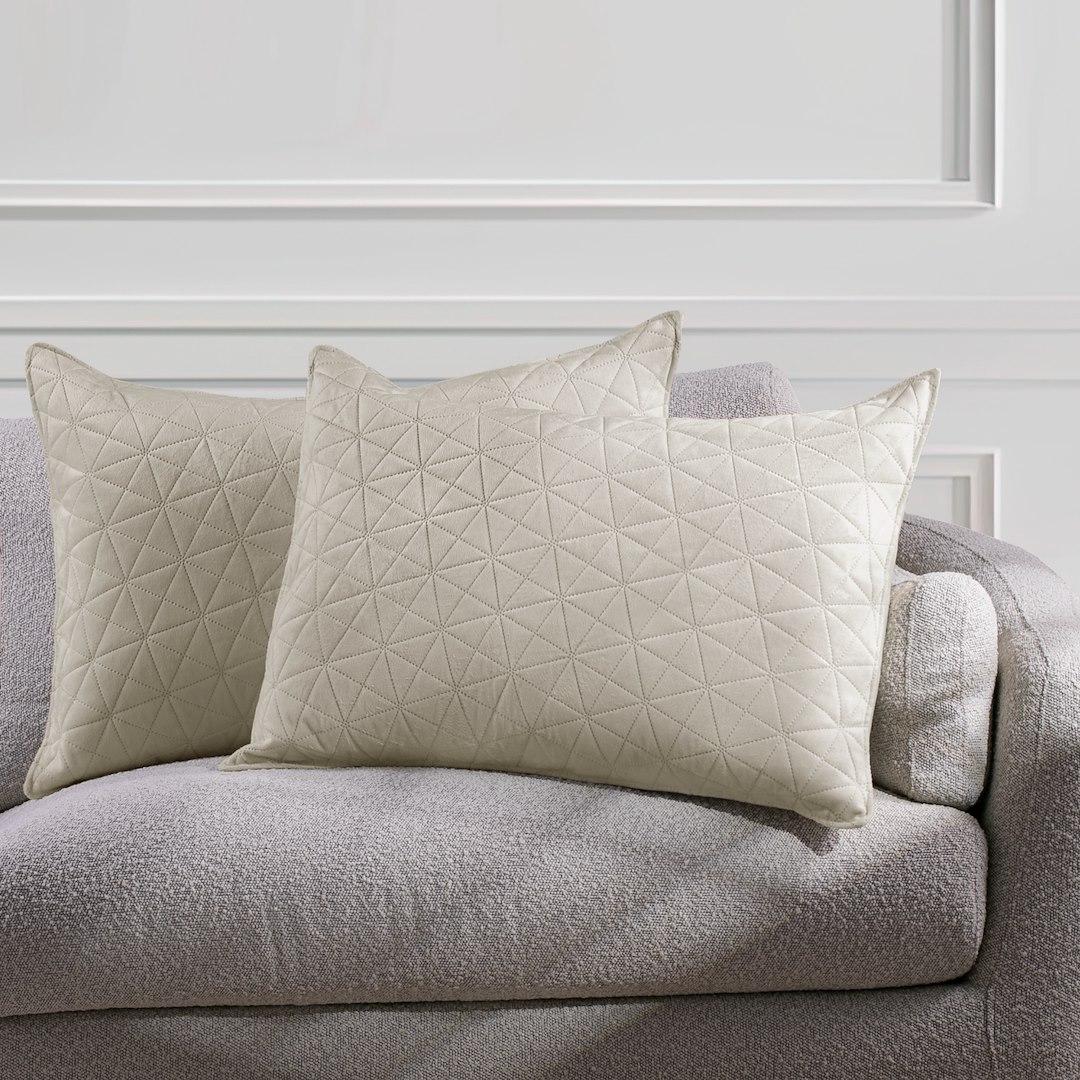 Pudebetræk 50x70 - RESTILO Laila, lys beige, præget fløjl polyester (sæt á 2)