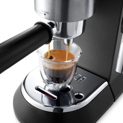Espressomaskine De’Longhi Dedica Style EC685.BK – semi-automatisk, 1,1 l