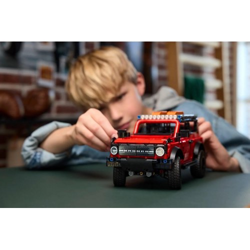 LEGO Technic Ford Bronco SUV (42213) byggesæt – 943 dele