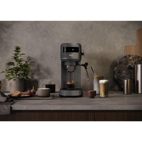 Espressomaskine AEG EC6-1-6BST - manuel, 1 l