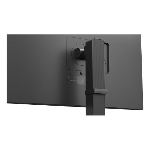 4K skærm 27" LG 27BA45U-B – IPS, UHD 3840 × 2160, sort