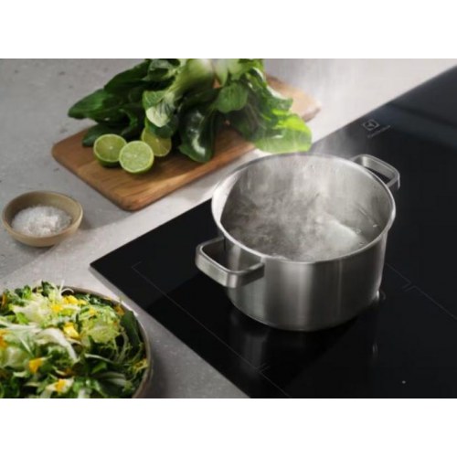 Induktionskogeplade Electrolux Serie 700, 60 cm, 4 zoner, sort glas