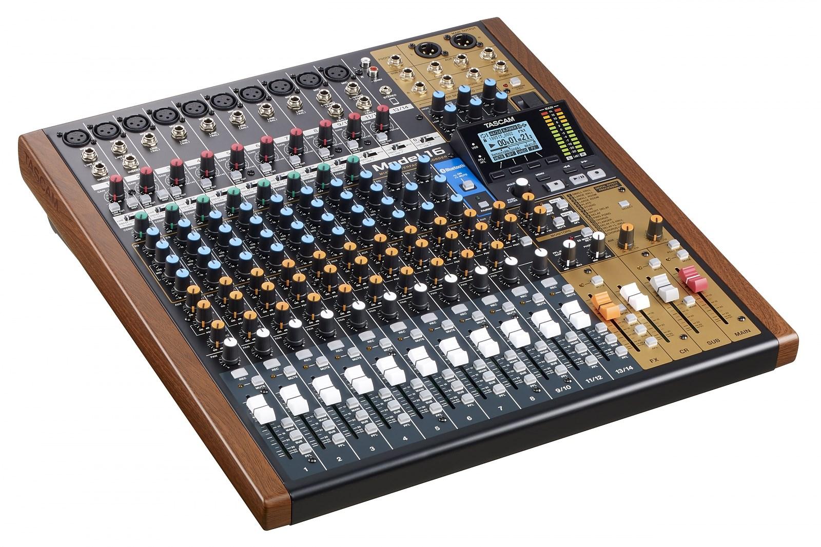 Mixerbord Tascam Model 16 - 16-kanals analog/digital, sort/guld/træ