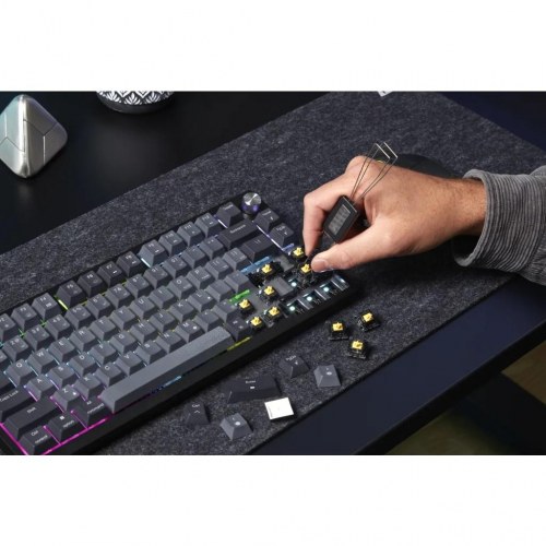 Gaming tastatur Corsair K65 Plus Wireless 75 % RGB – QWERTY Nordic, sort