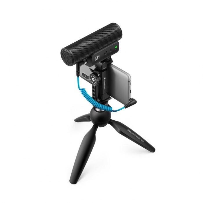 Mikrofon til smartphone - Sennheiser MKE 400 Mobile Kit med Manfrotto bordstativ billede