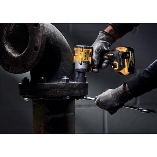 Slagnøgle 18V 1/2" DeWALT XR børsteløs - 400-600 Nm, uden batteri, med kuffert (DCF921NT)