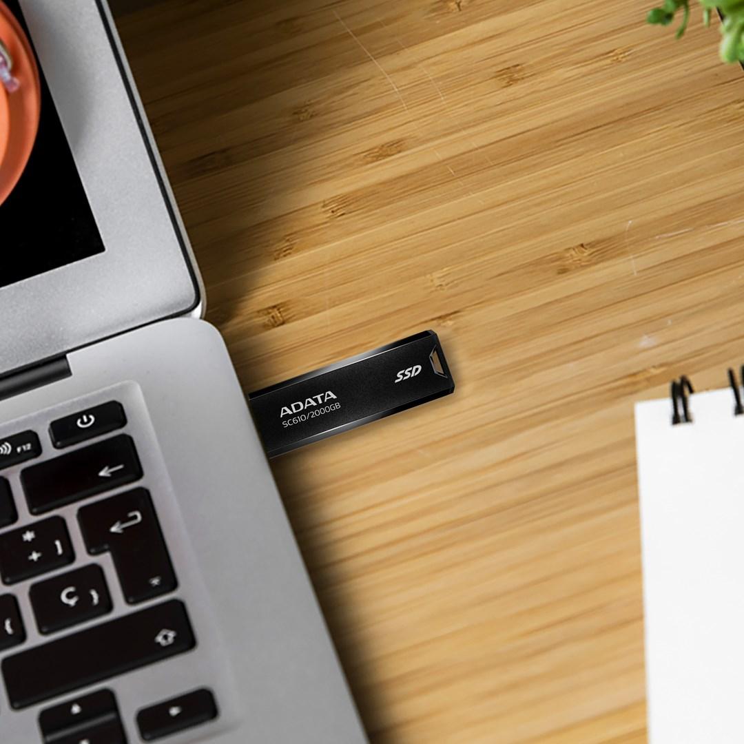 Ekstern SSD ADATA SC610 500 GB - USB 3.2 Gen 2, sort billede