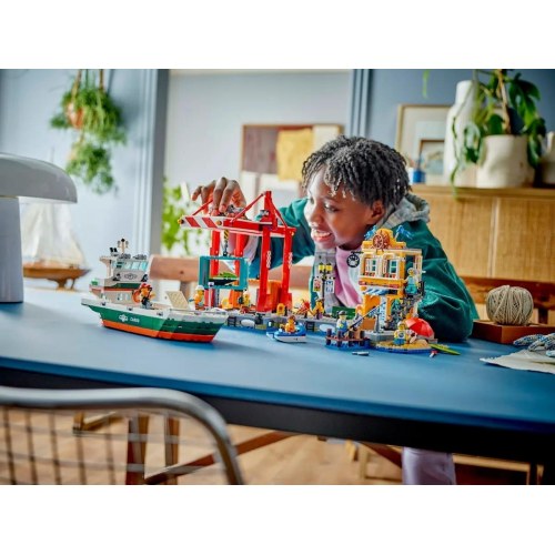 LEGO City 60422 Havneområde med fragtskib