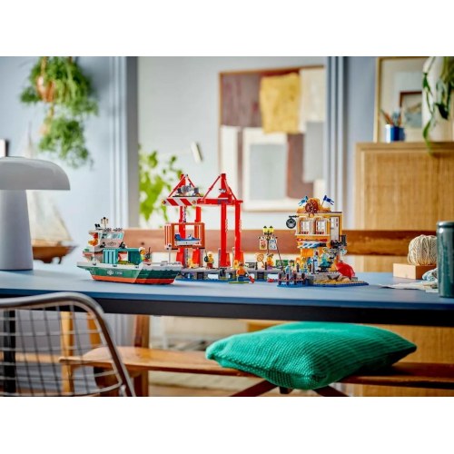 LEGO City 60422 Havneområde med fragtskib