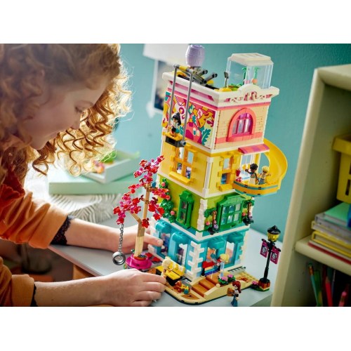 LEGO Friends Heartlake City Fællesskabscenter (41748)