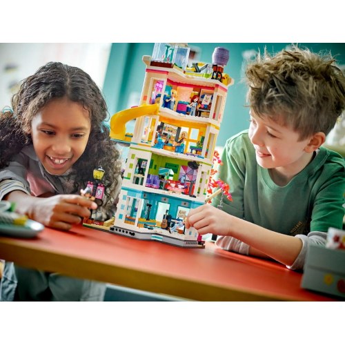 LEGO Friends Heartlake City Fællesskabscenter (41748)