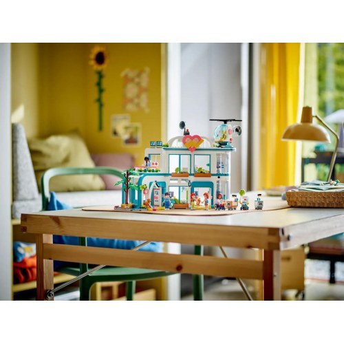 LEGO Friends Heartlake City Hospital – byggesæt 42621