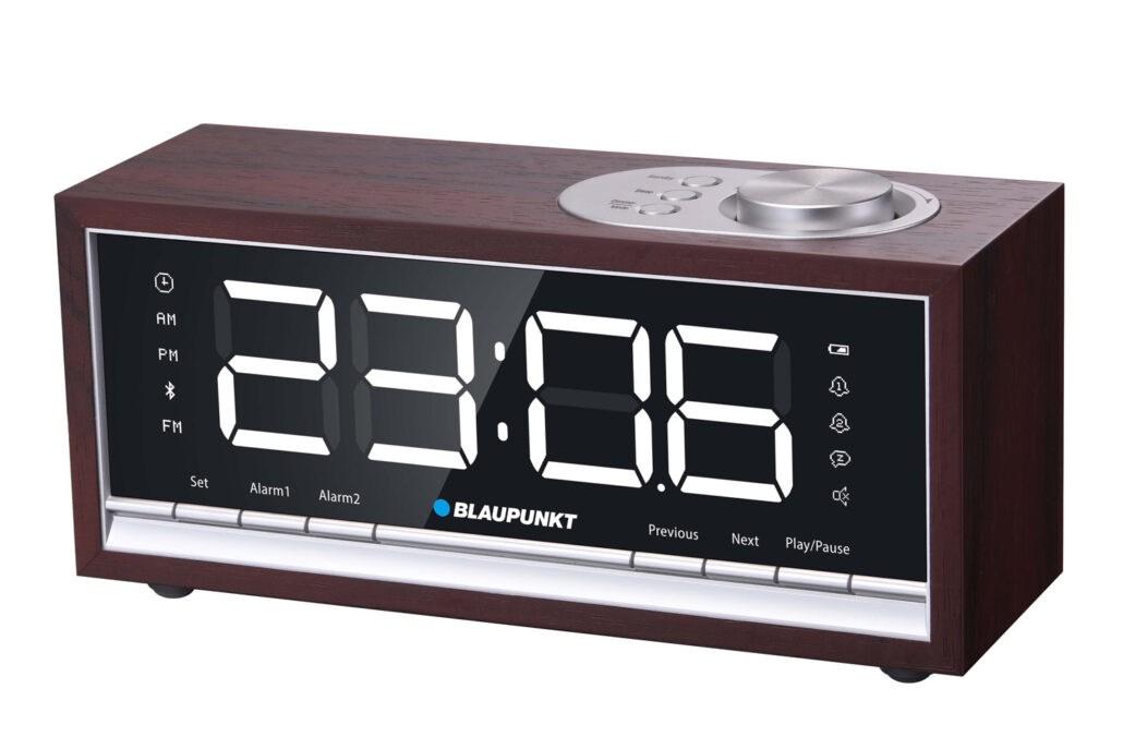 Vækkeur med radio og Bluetooth – Blaupunkt CR60BT, brun trælook