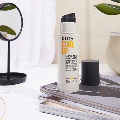 KMS Curl Up Control Creme - stylingcreme 150 ml