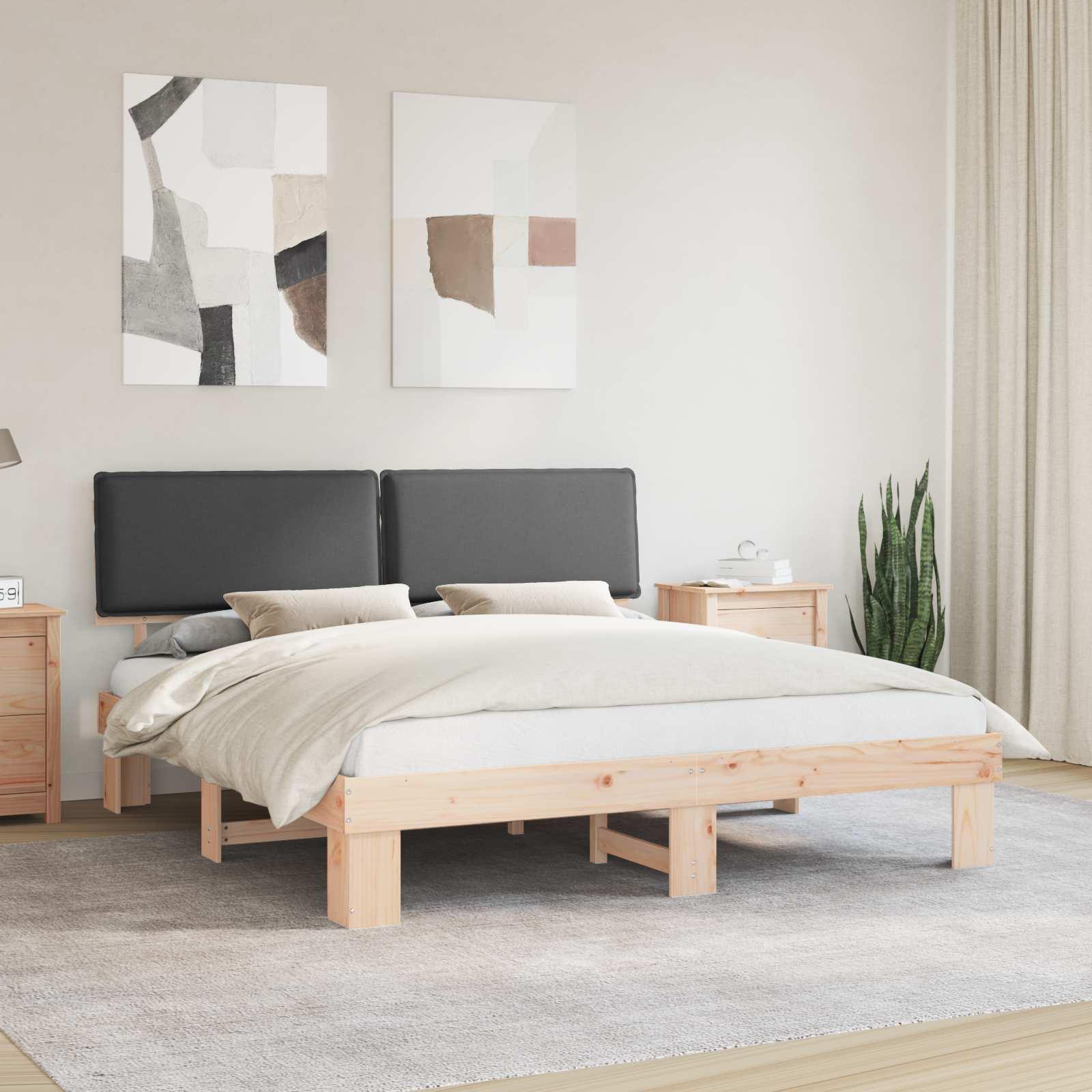 Sengestel i massivt fyr med polstret hovedgavl - mørkegrå, 200 x 200 cm