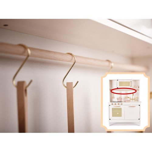 Legekøkken i træ med retro look og boho tilbehør – MDF, lys og lyd