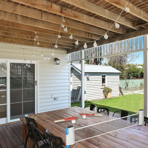 Bordtennis sæt – net, 2 bat og 3 bolde (udtrækkeligt net)