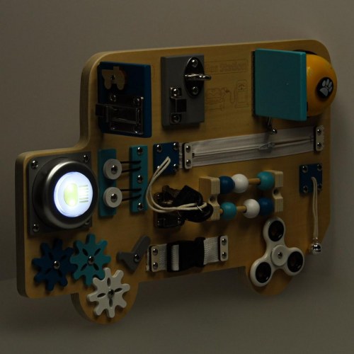 Aktivitetsboard i træ – LULILO Buso sanse- og motorikbus, 40 × 26,5 cm (blå)